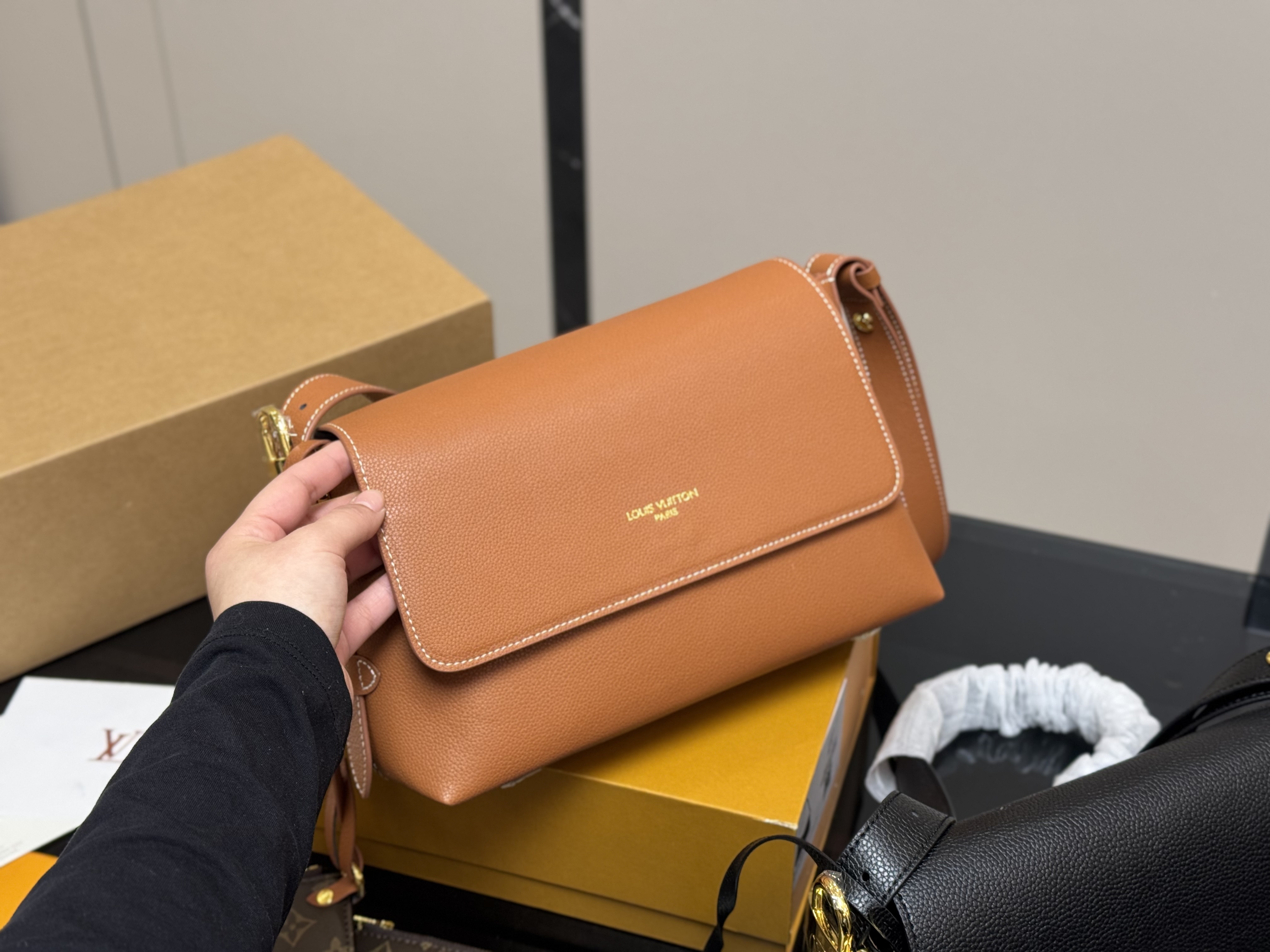 LV Low key bum bag