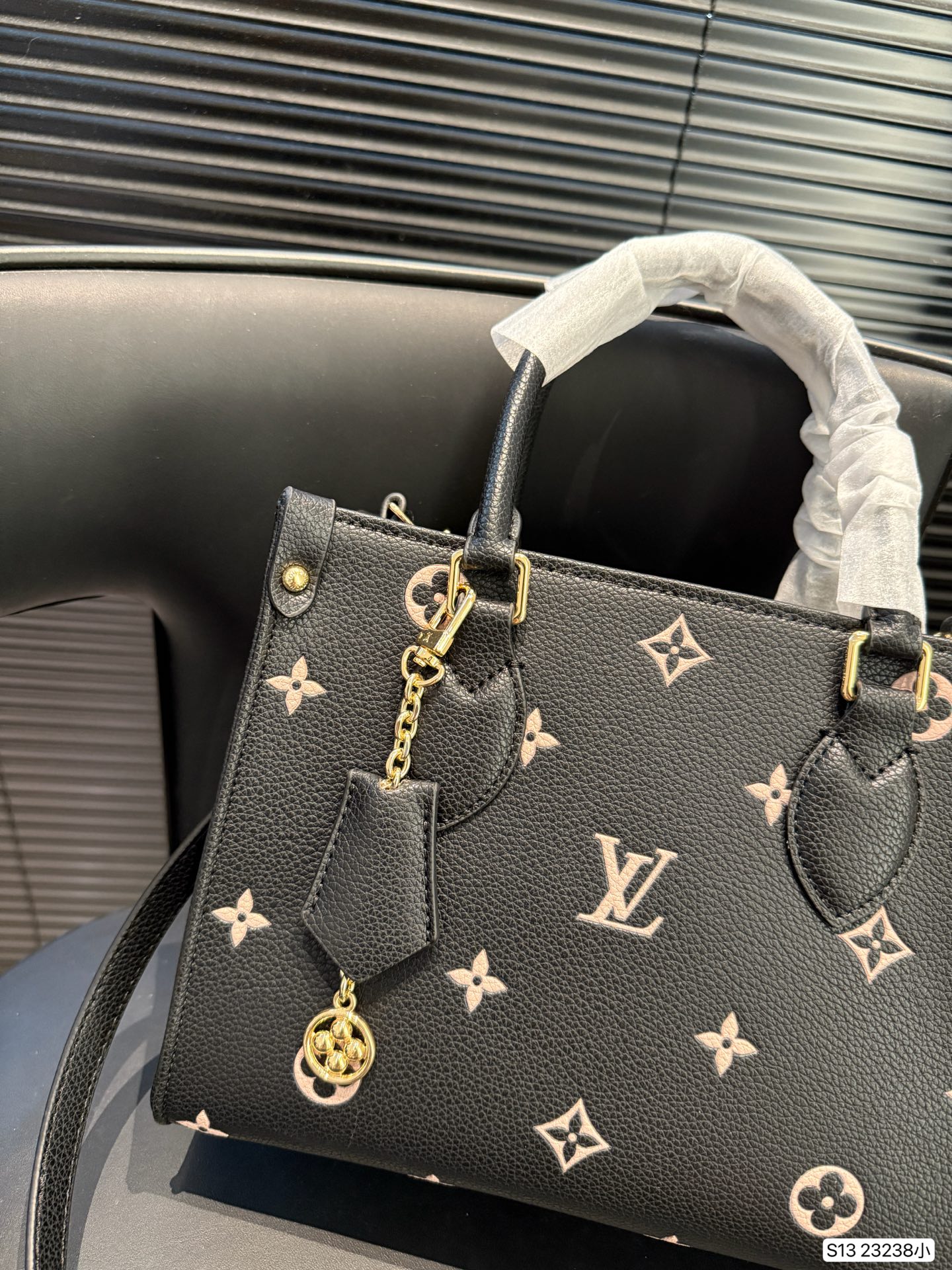 LV Tote
