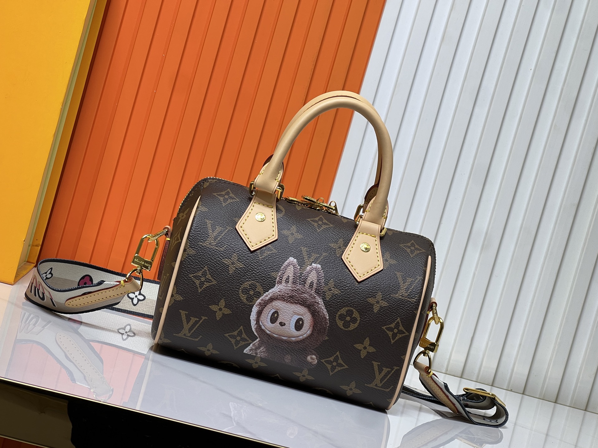 LV Speedy Bandoulière monogram bag