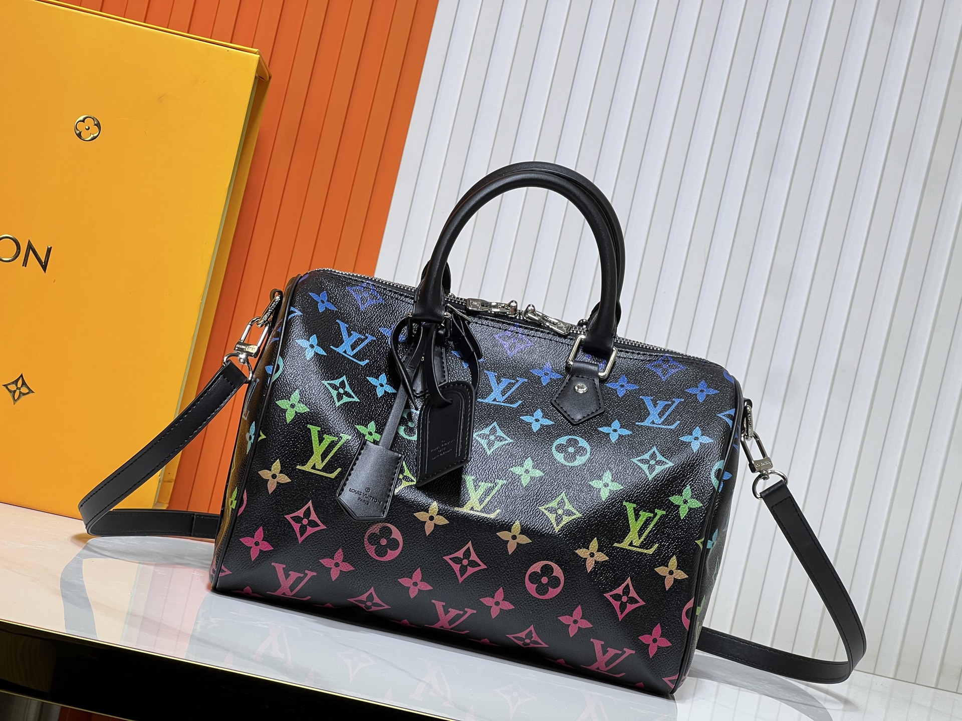 LV Speedy Bandoulière monogram bag