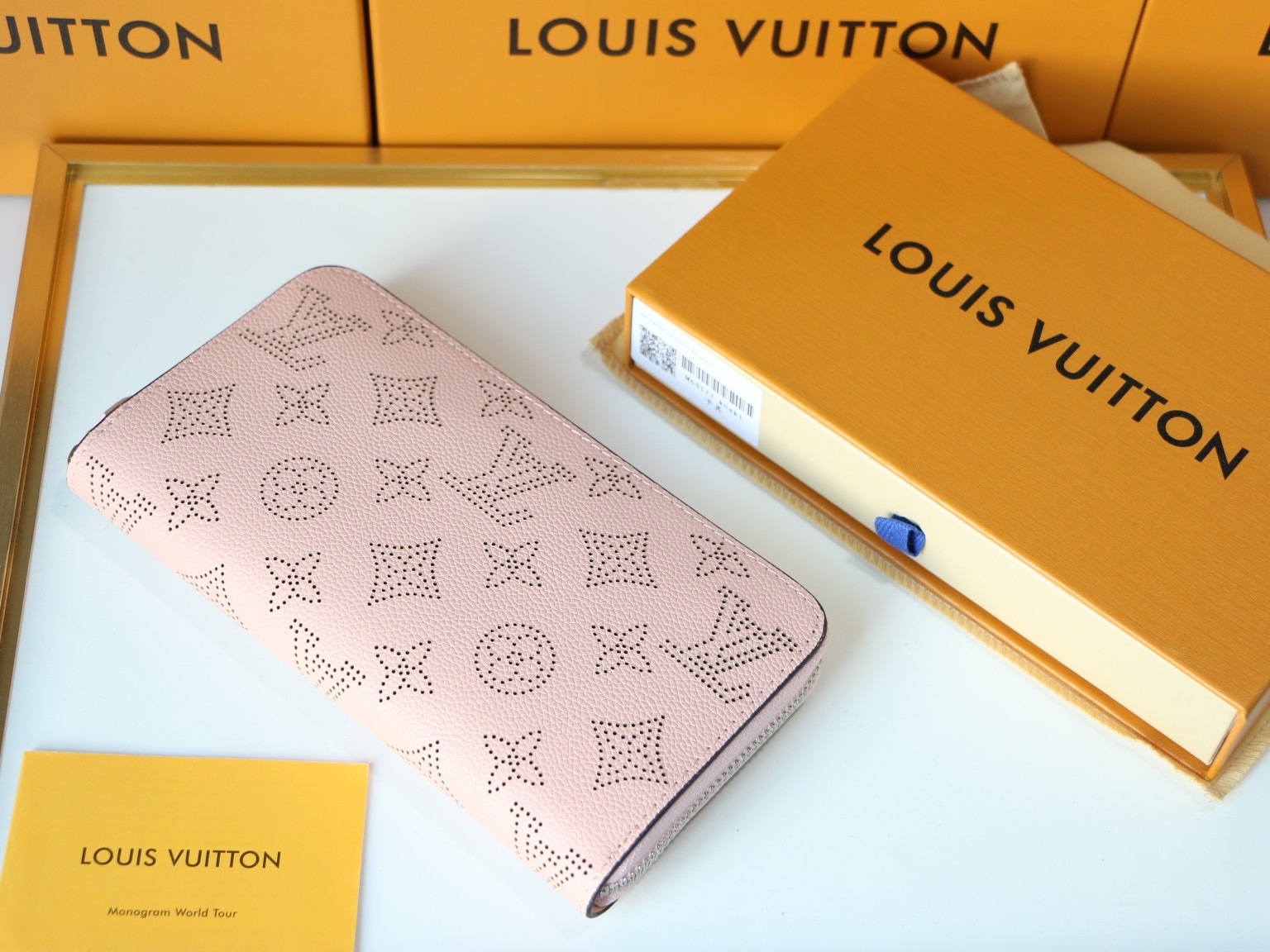 LV zipper wallet