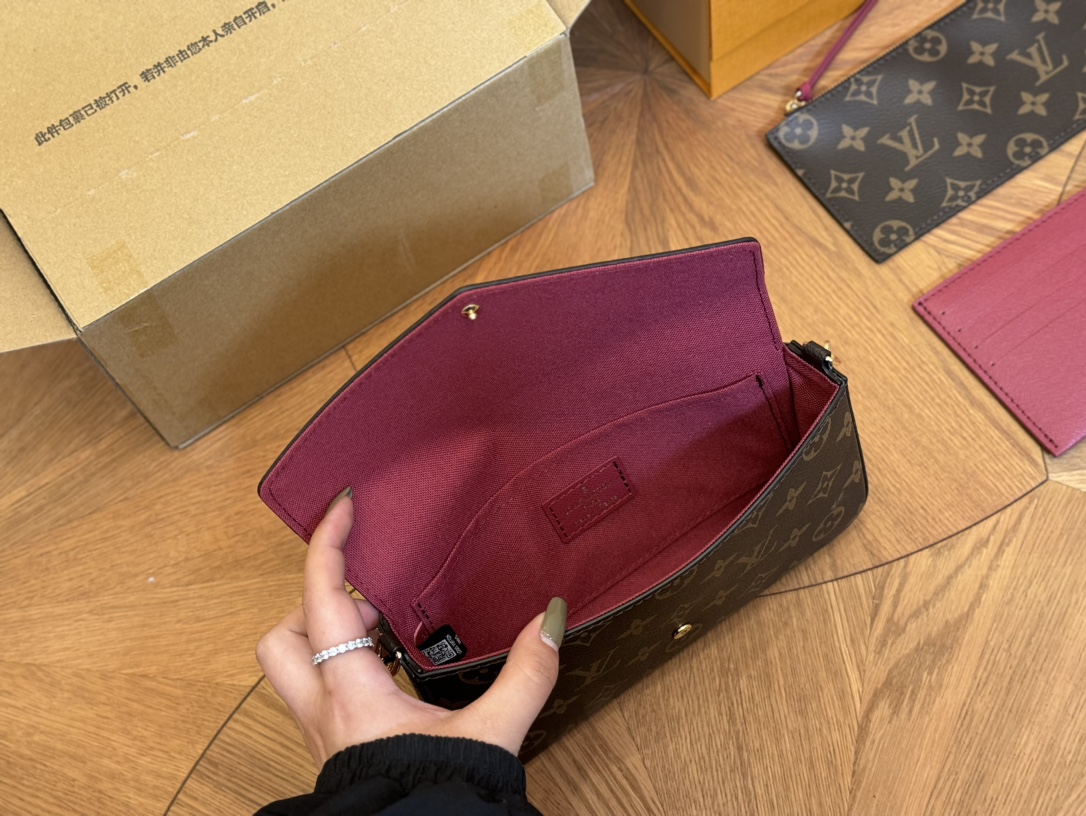 High quality LV MULTI POCHETTE ACCESSORIES bag