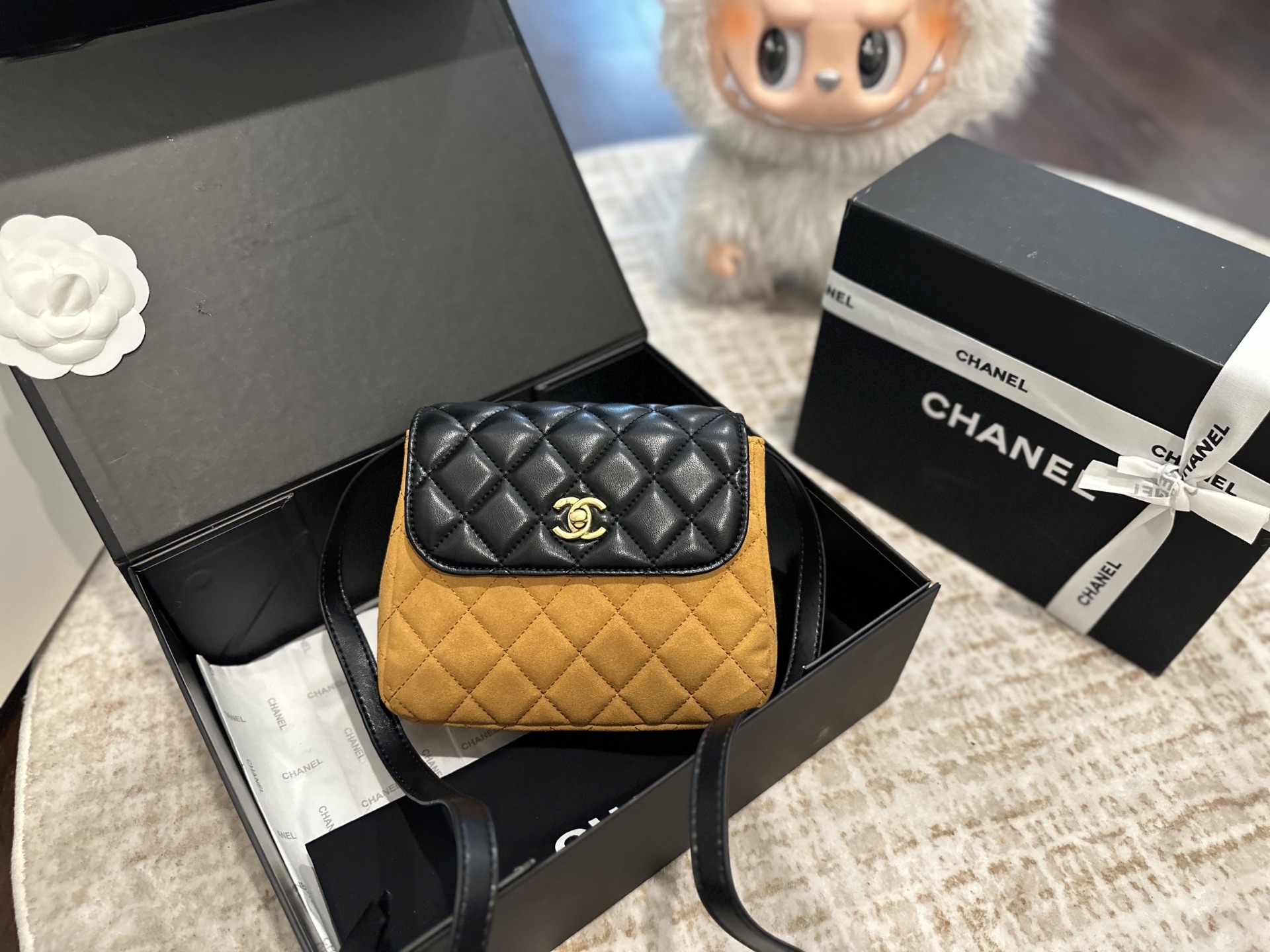 Chanel 25-flap bag