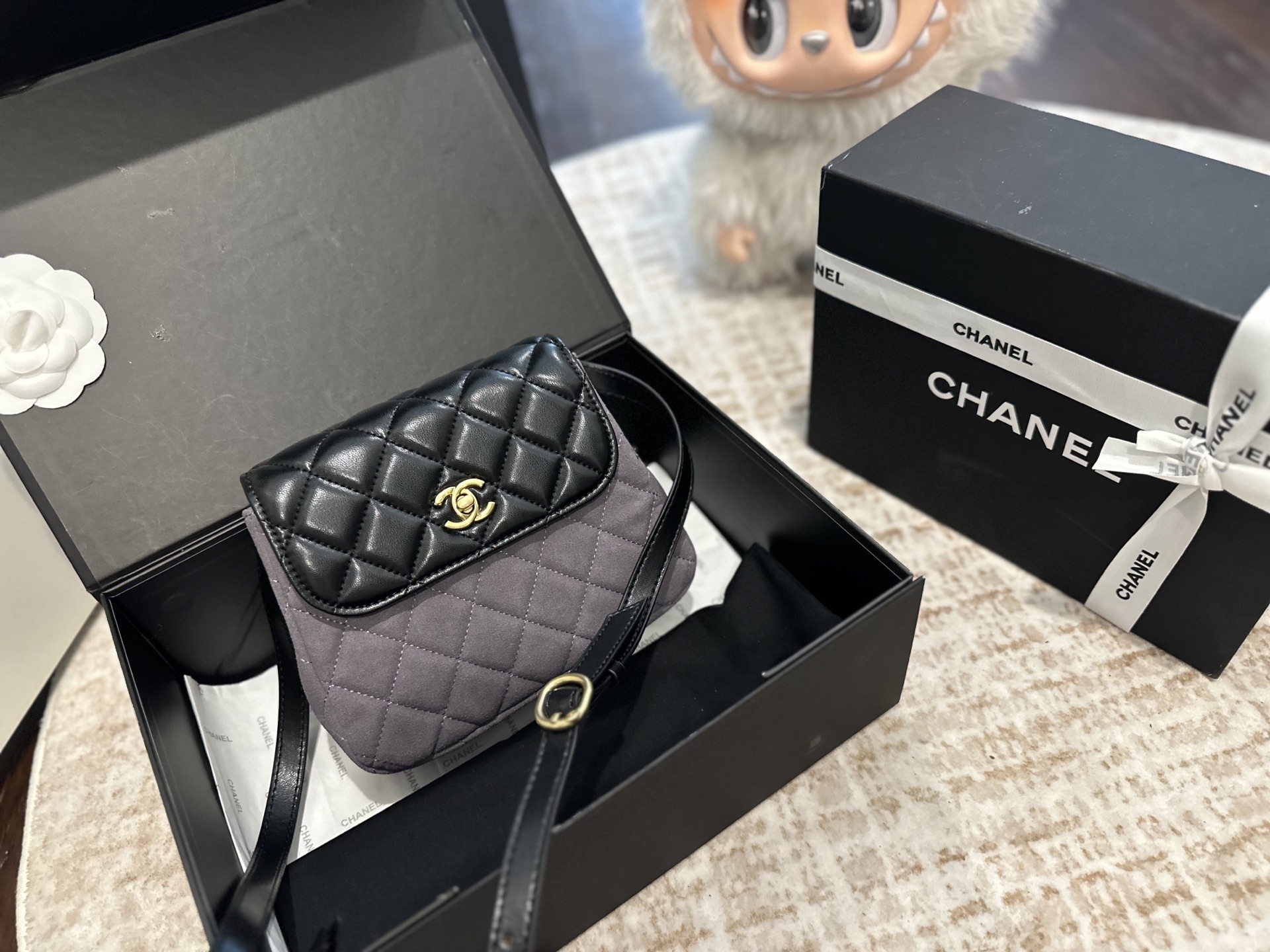 Chanel 25-flap bag