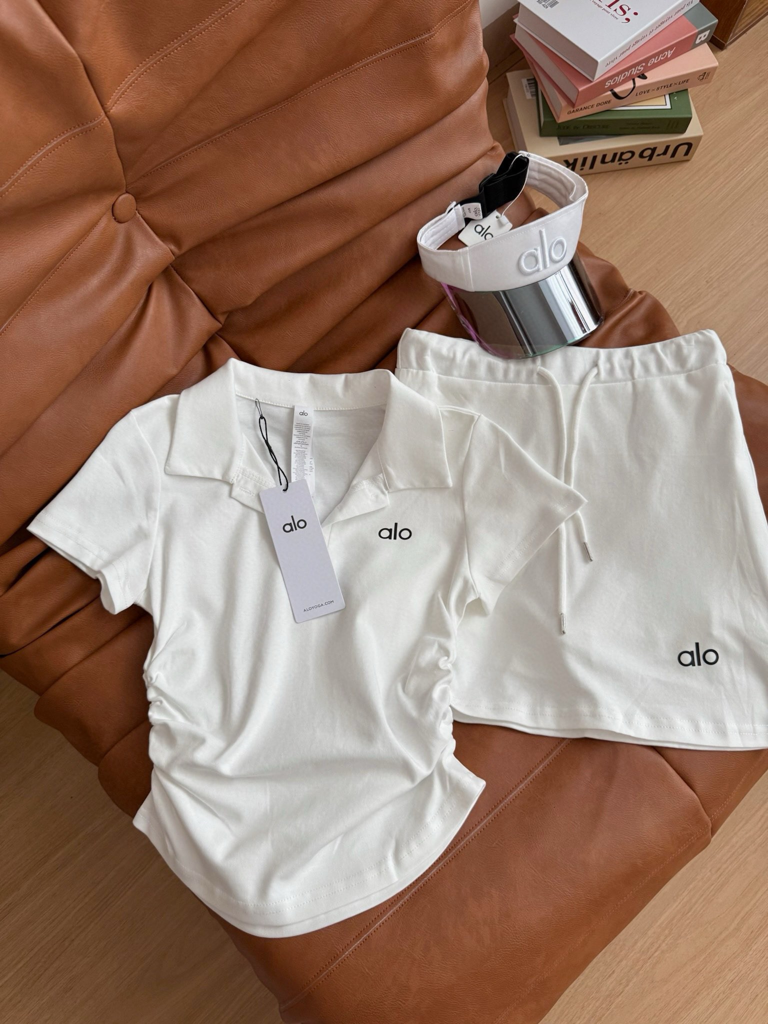 ALO simple plog lining two-piece set