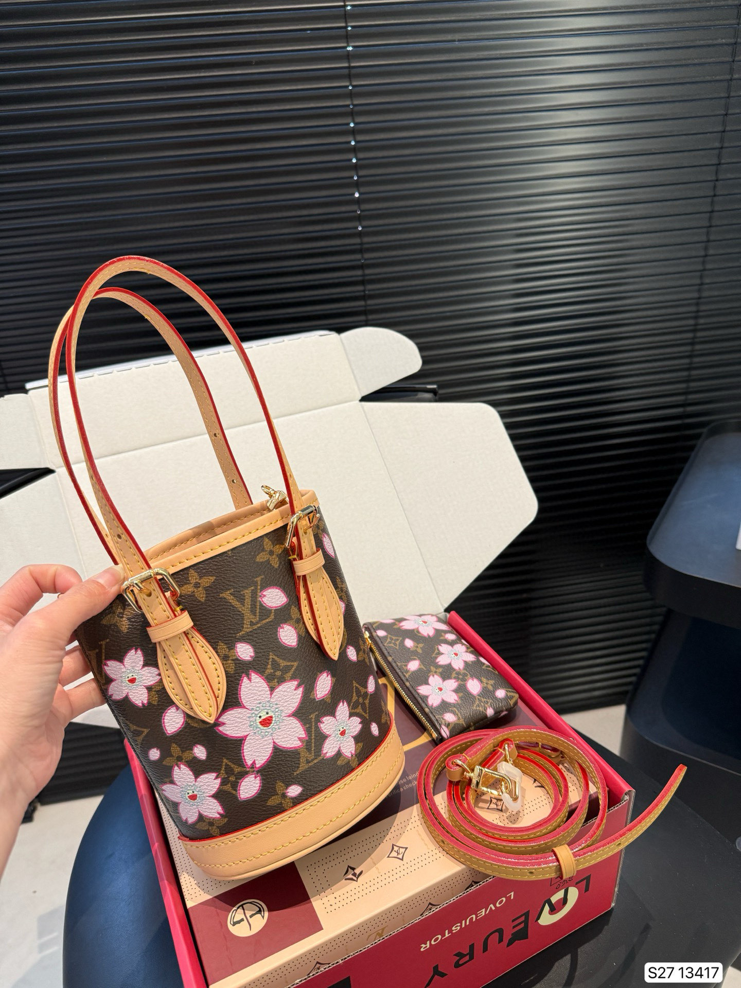 Louis Vuitton Bucket handbag