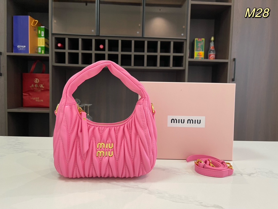 miumiu hobo Hand-held pleated bag