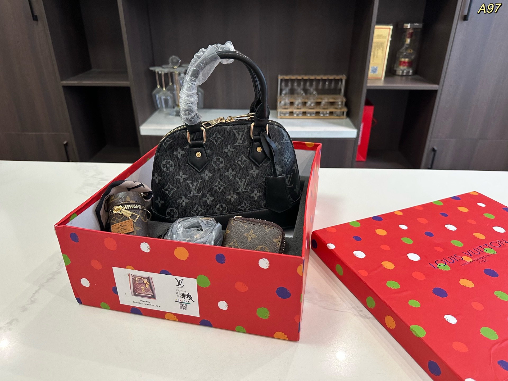 LV high-quality shell bag
