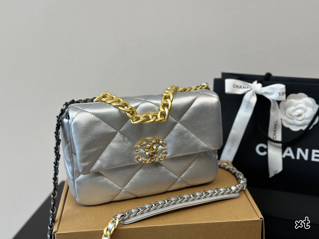 Chanel19 chain shoulder crossbody bag
