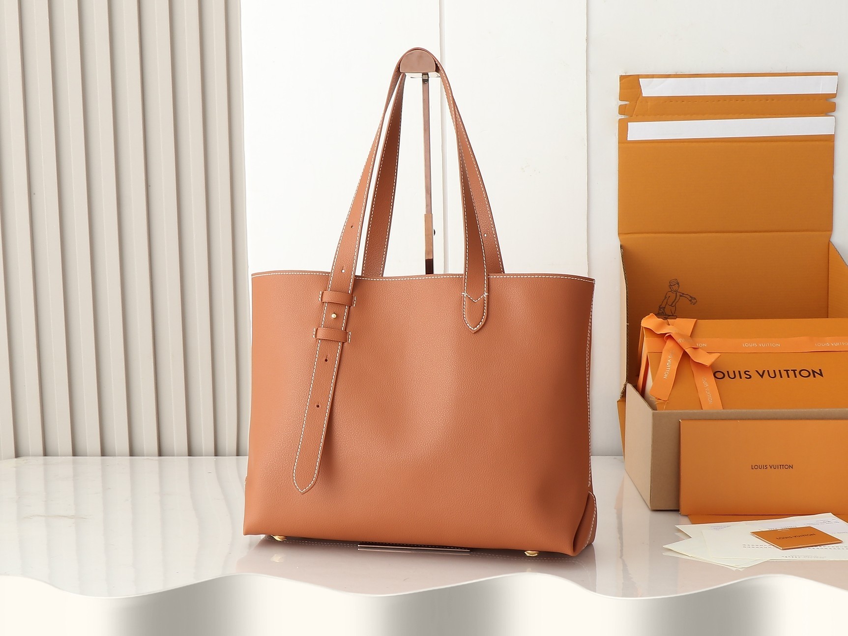 Top version high quality LV low key hobo bag