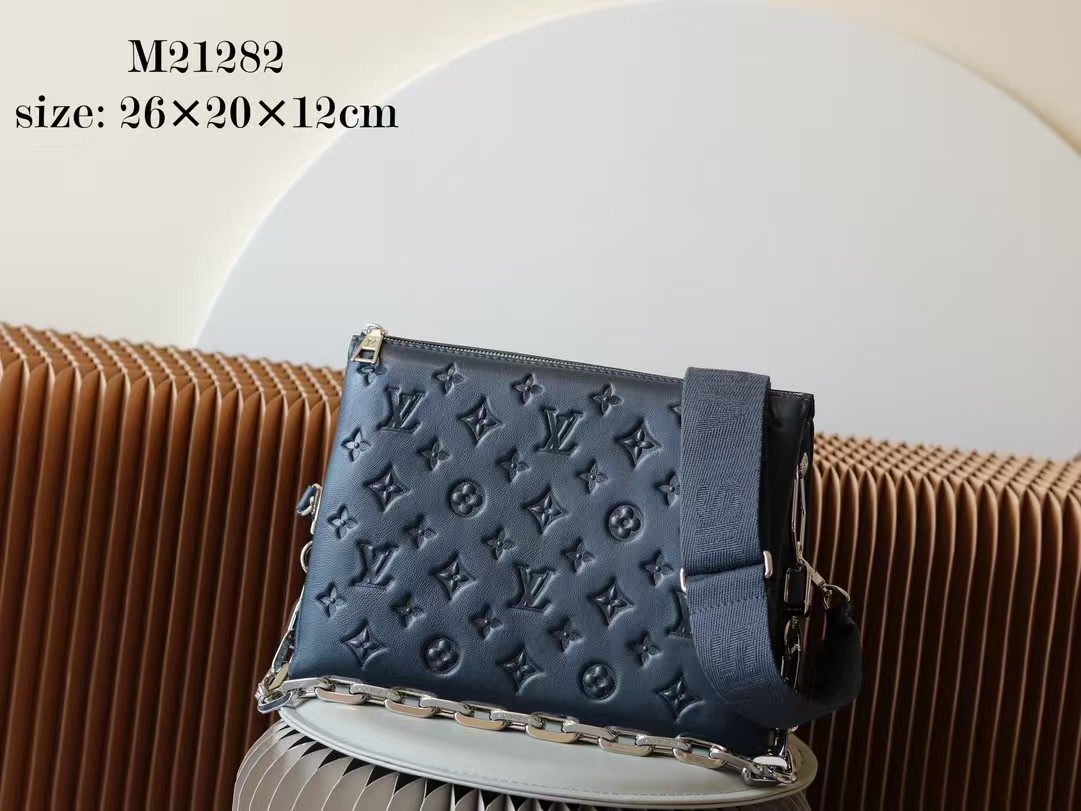Top version LV Coussin monogram bag
