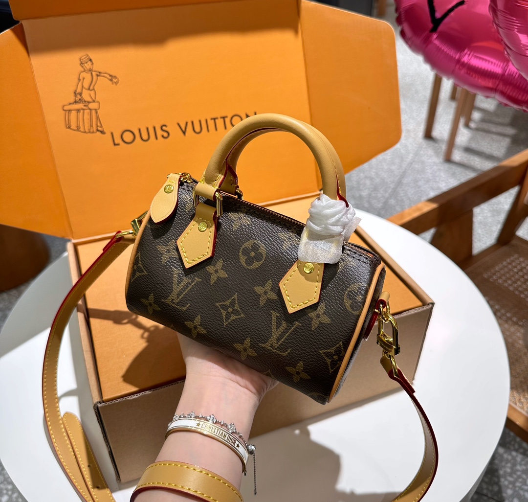 US$100 for 2 products- LV shoulder crossbody bag