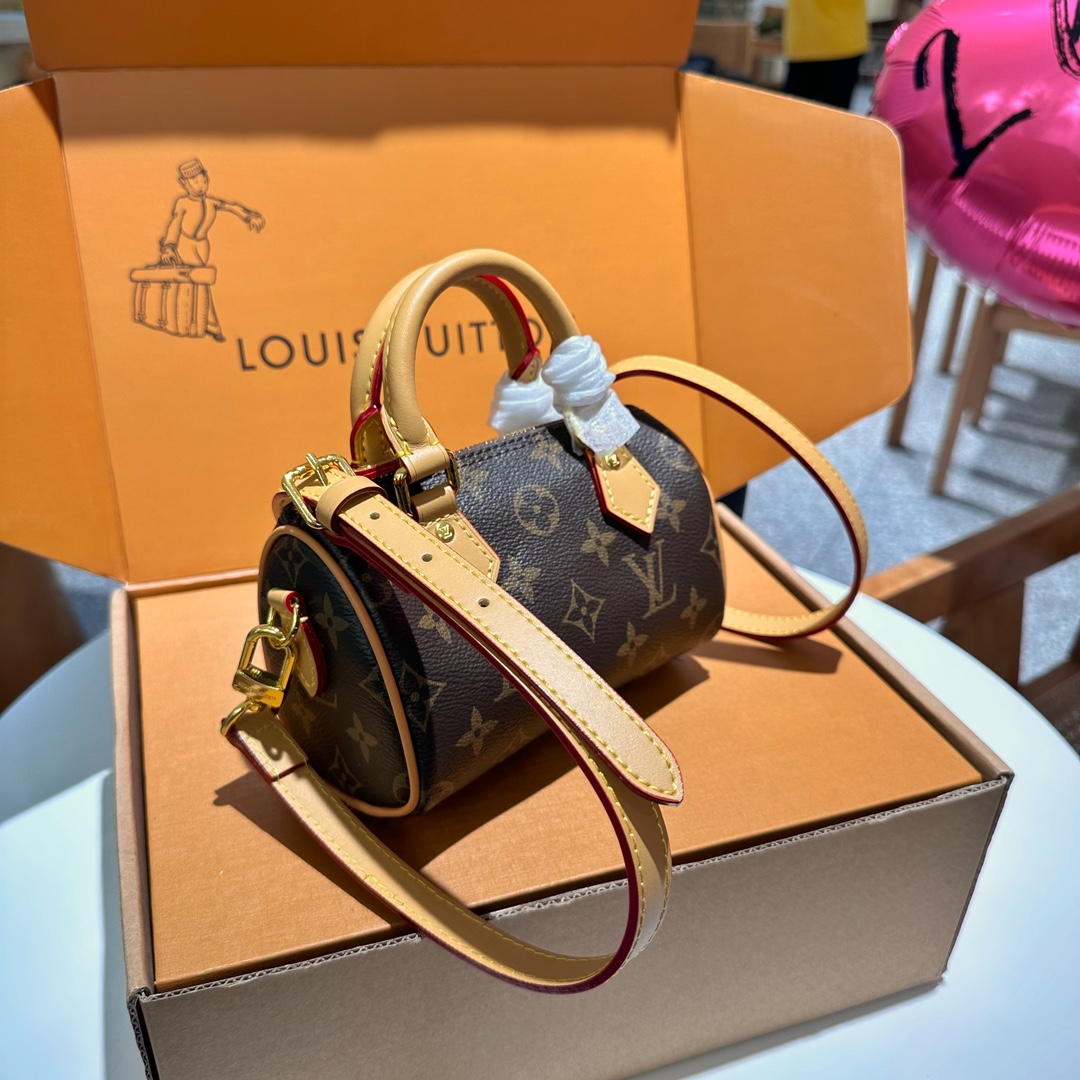 US$100 for 2 products- LV shoulder crossbody bag