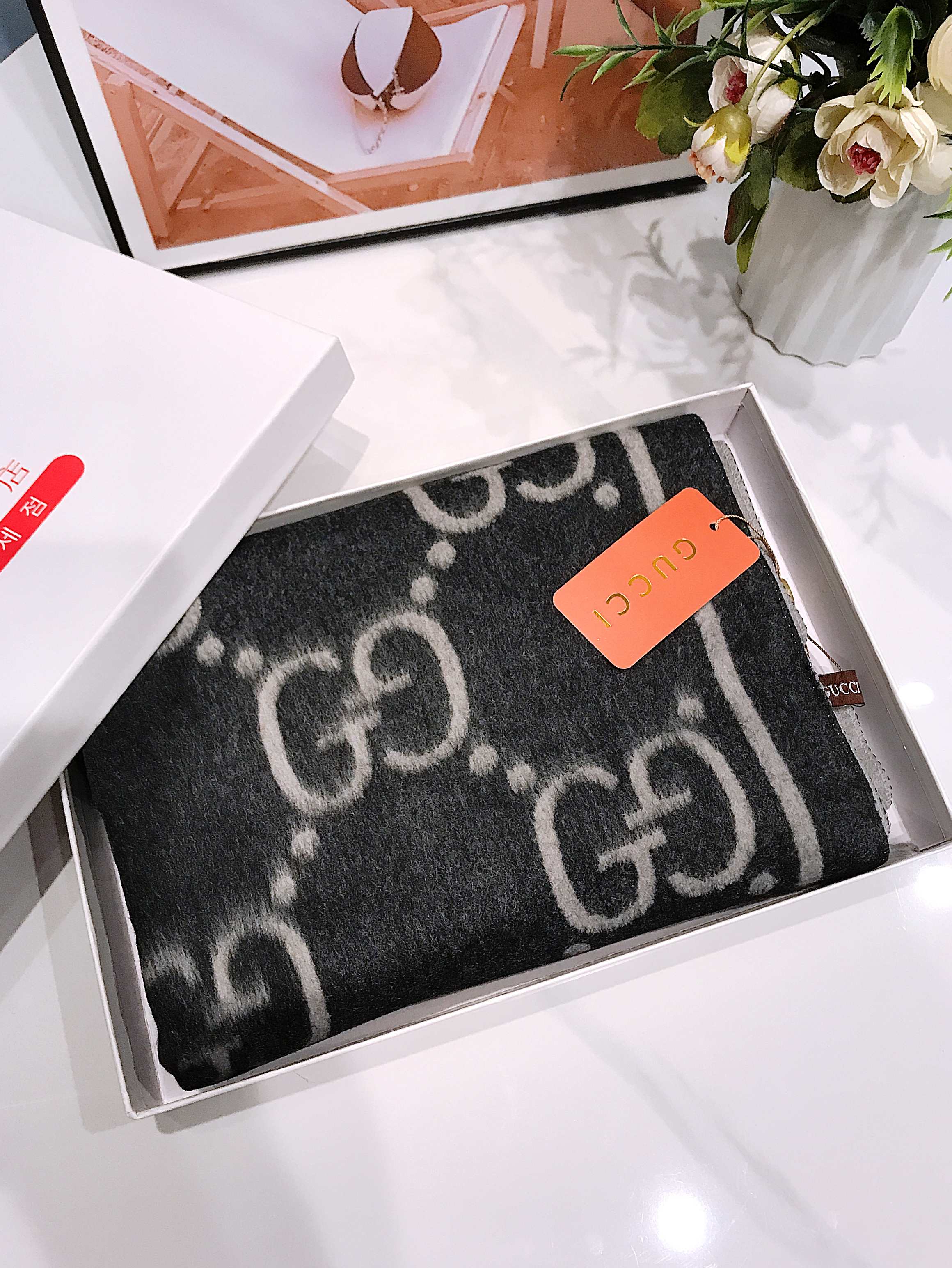 Gucci Cowl classic double-sided soft