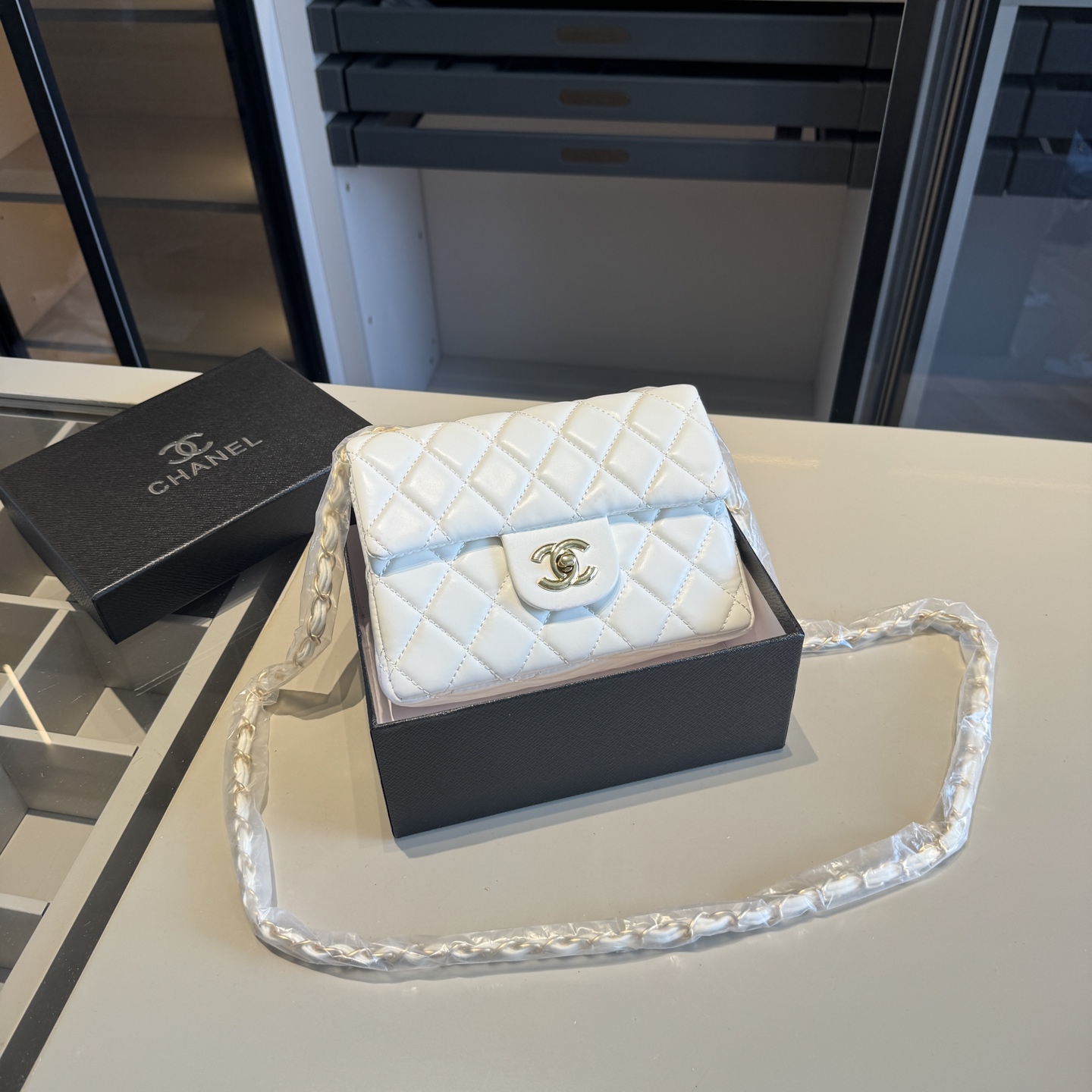 CHANEL CF chain bag