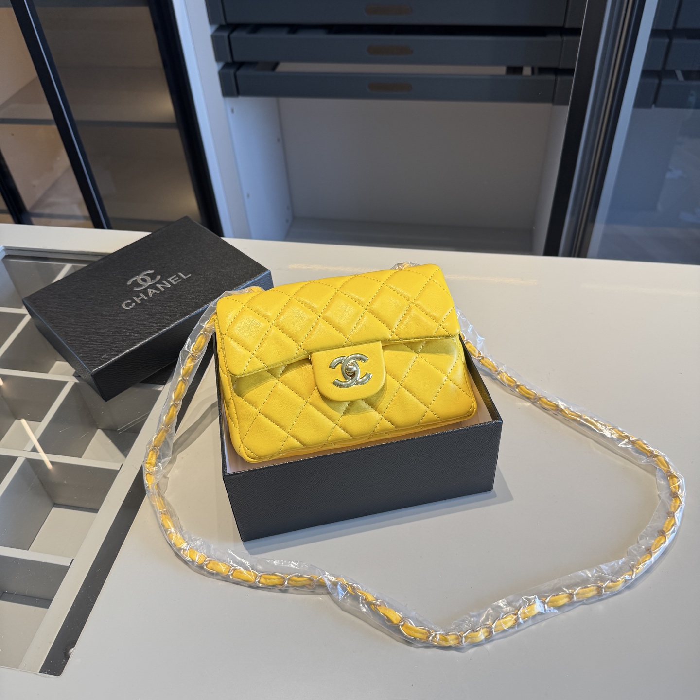 CHANEL CF chain bag