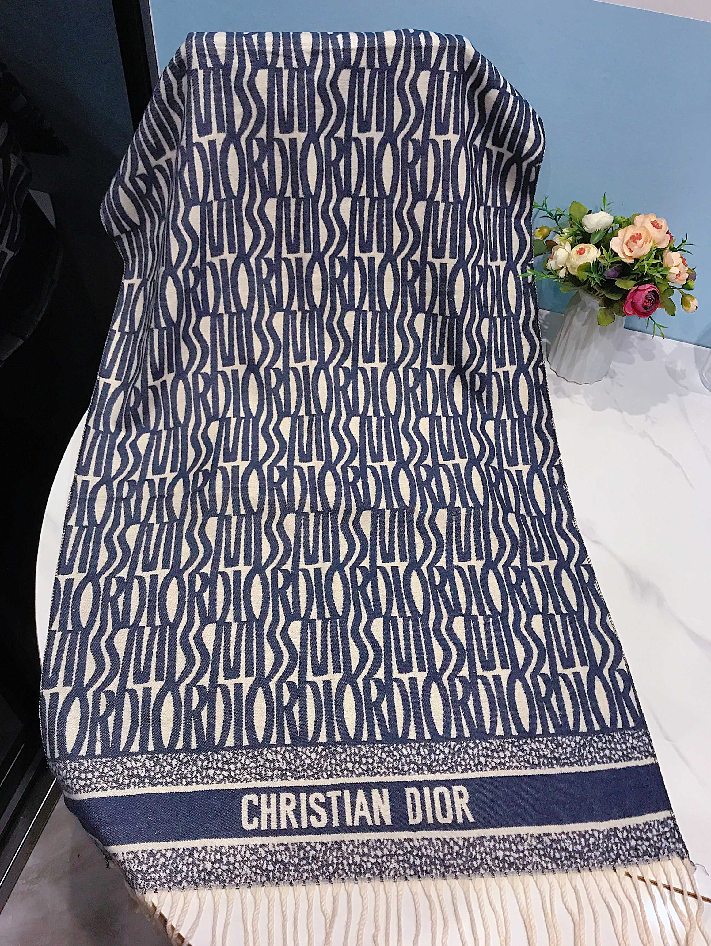 Dior scarf fashionable soft texture