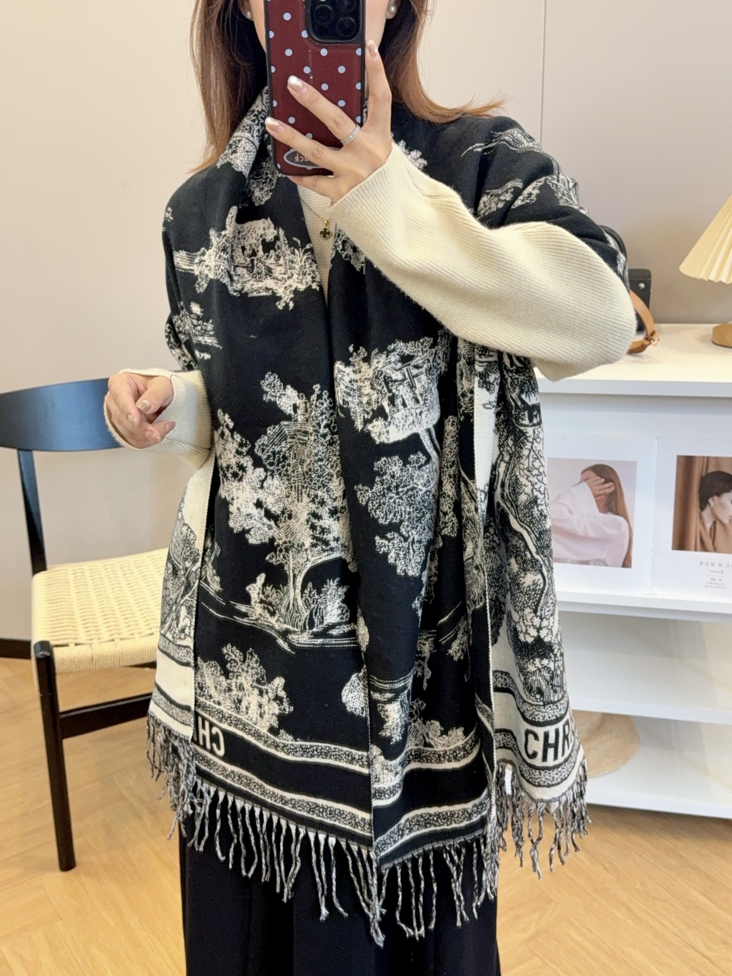 Dior scarf fashionable soft texture