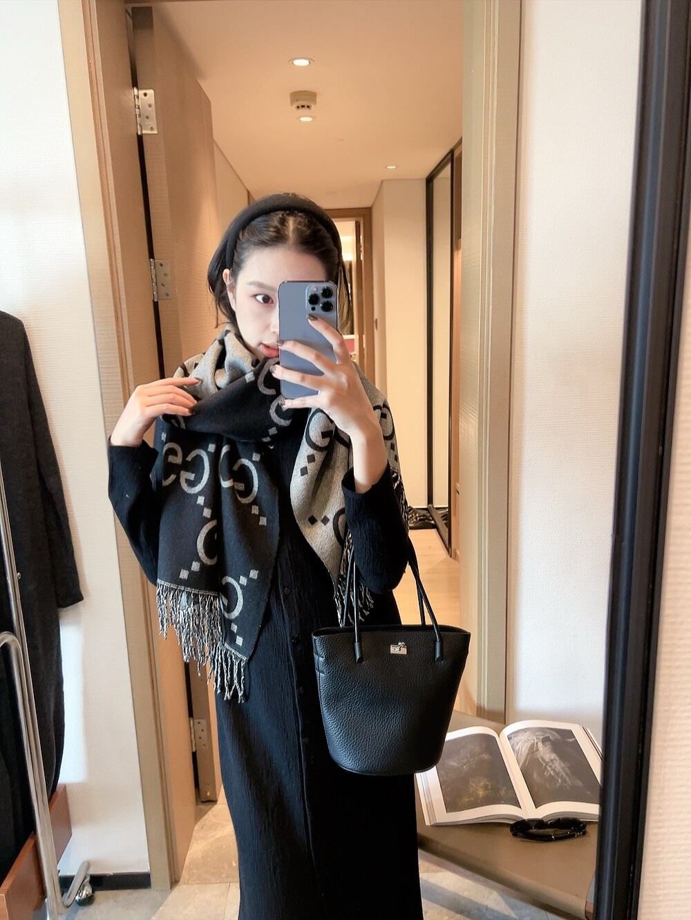Gucci Cowl classic double-sided soft