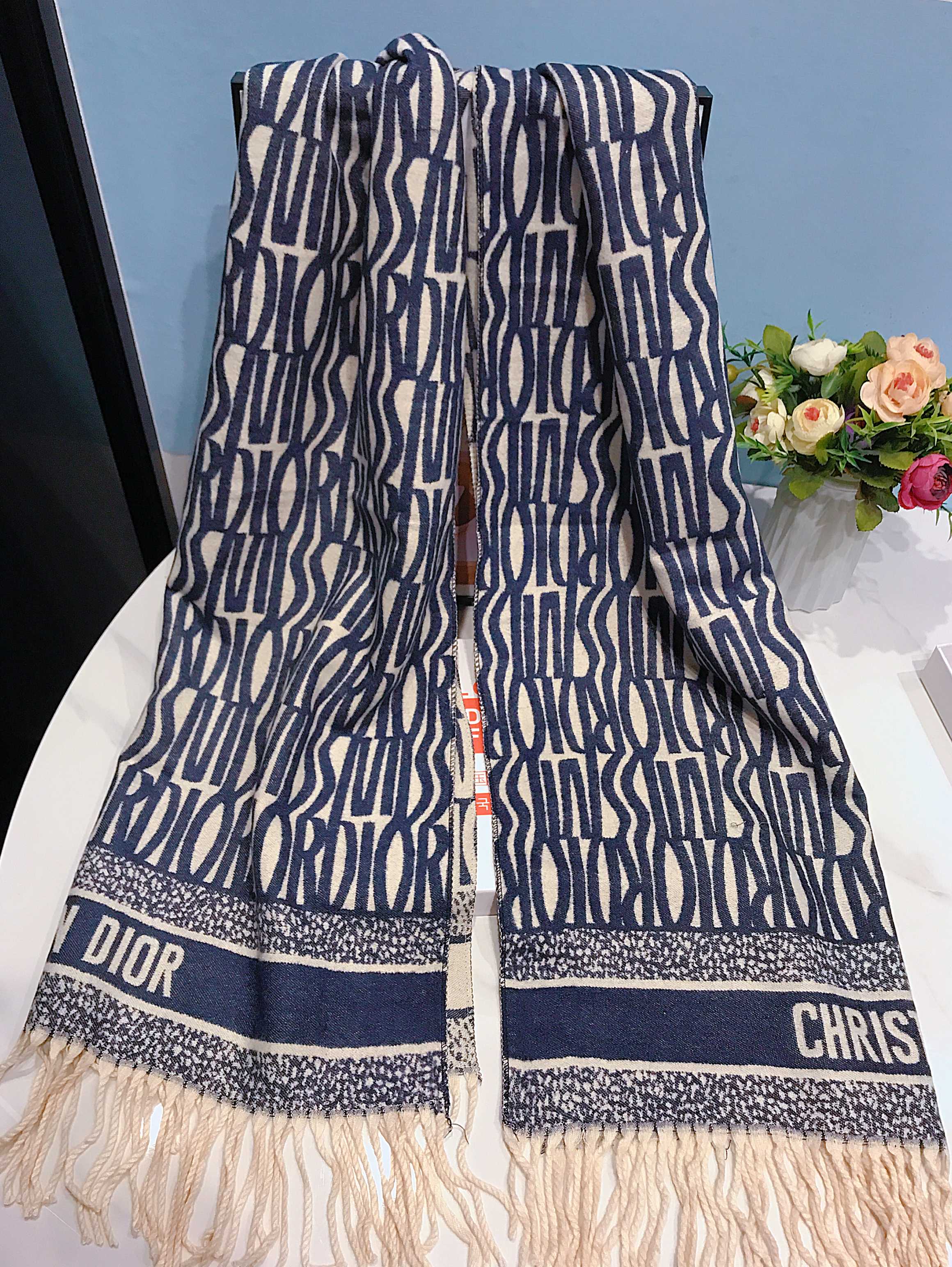 Dior scarf fashionable soft texture