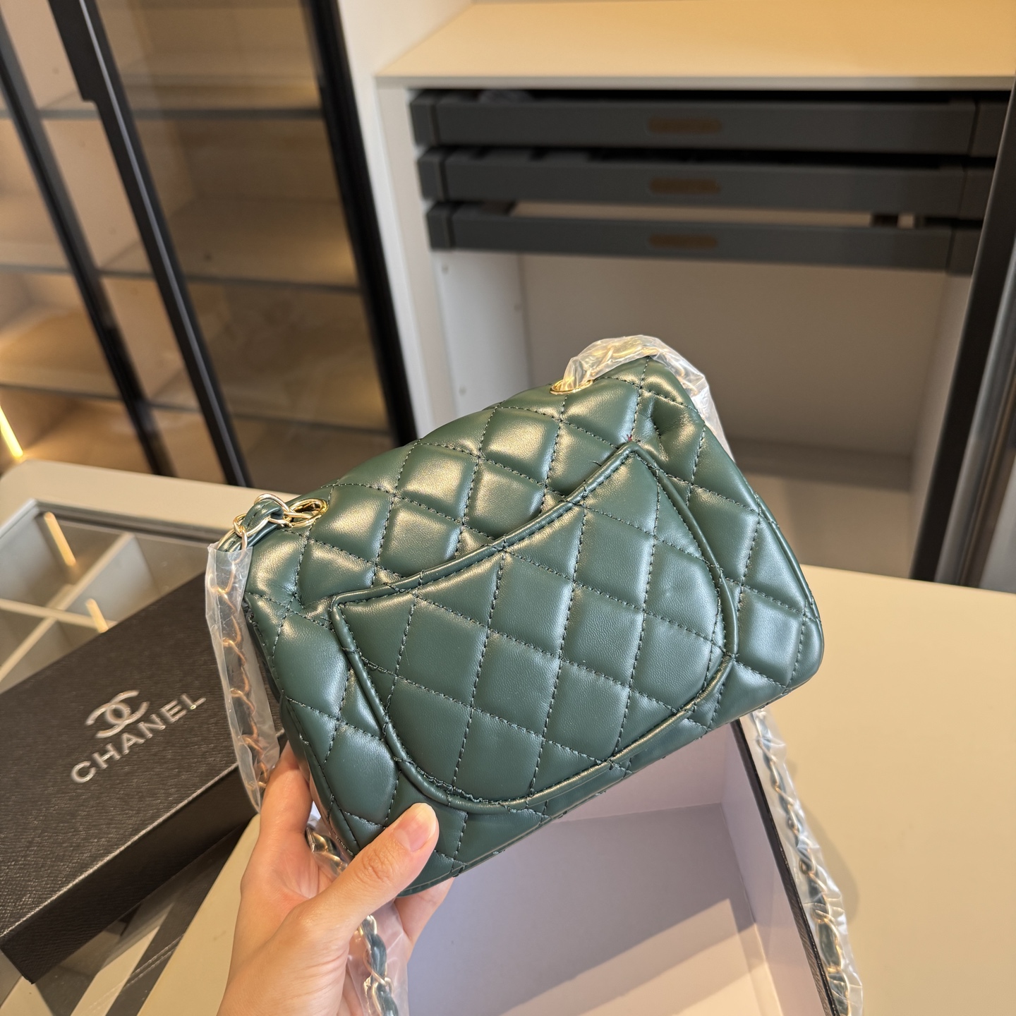 CHANEL CF chain bag