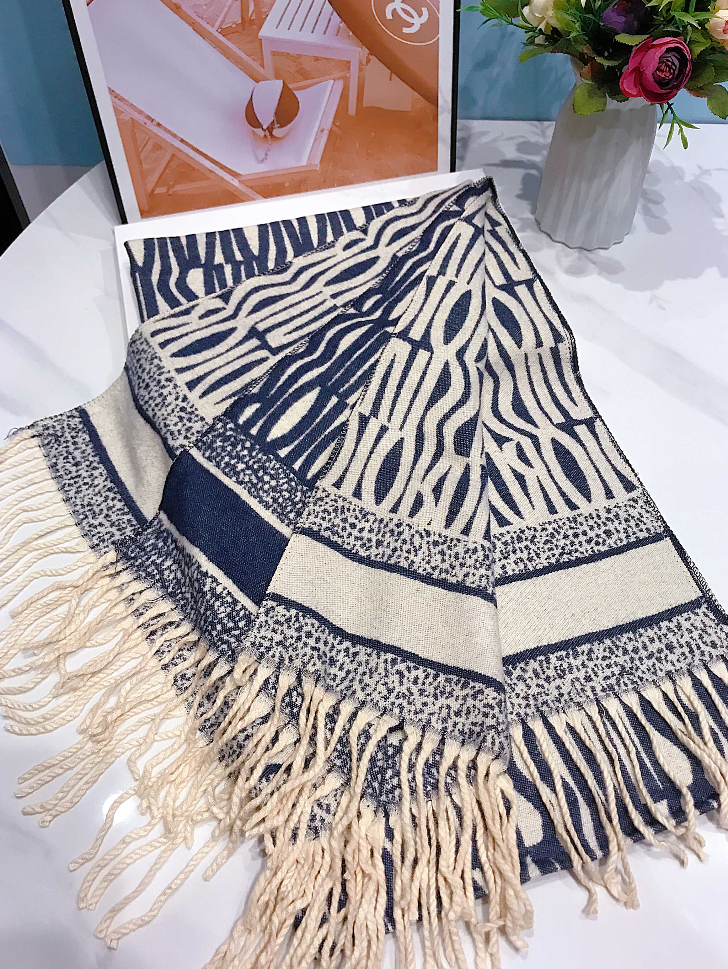 Dior scarf fashionable soft texture