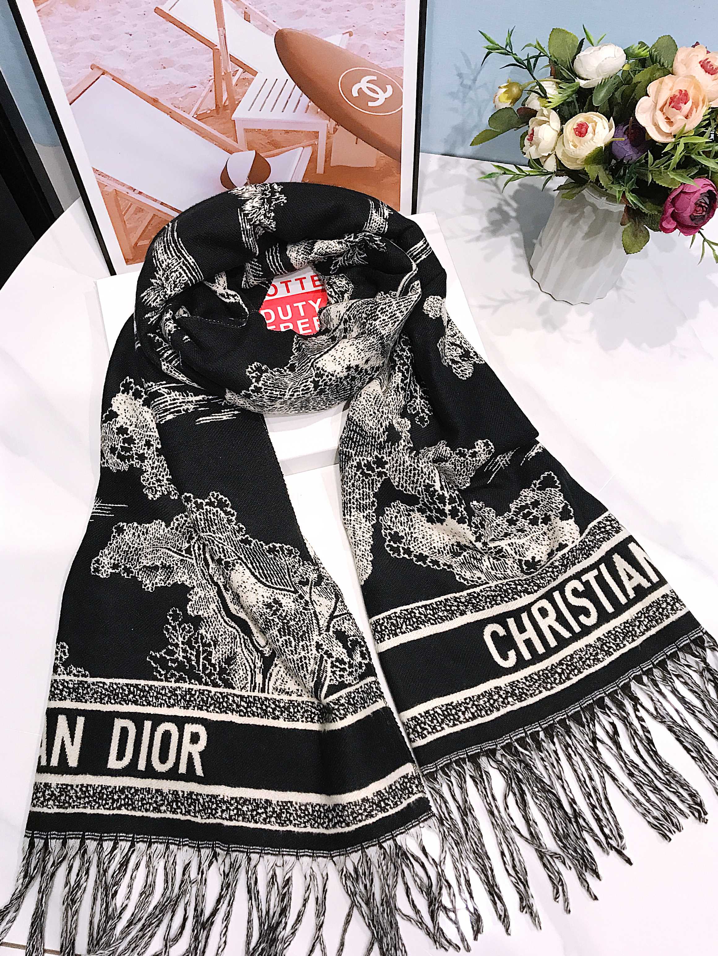 Dior scarf fashionable soft texture