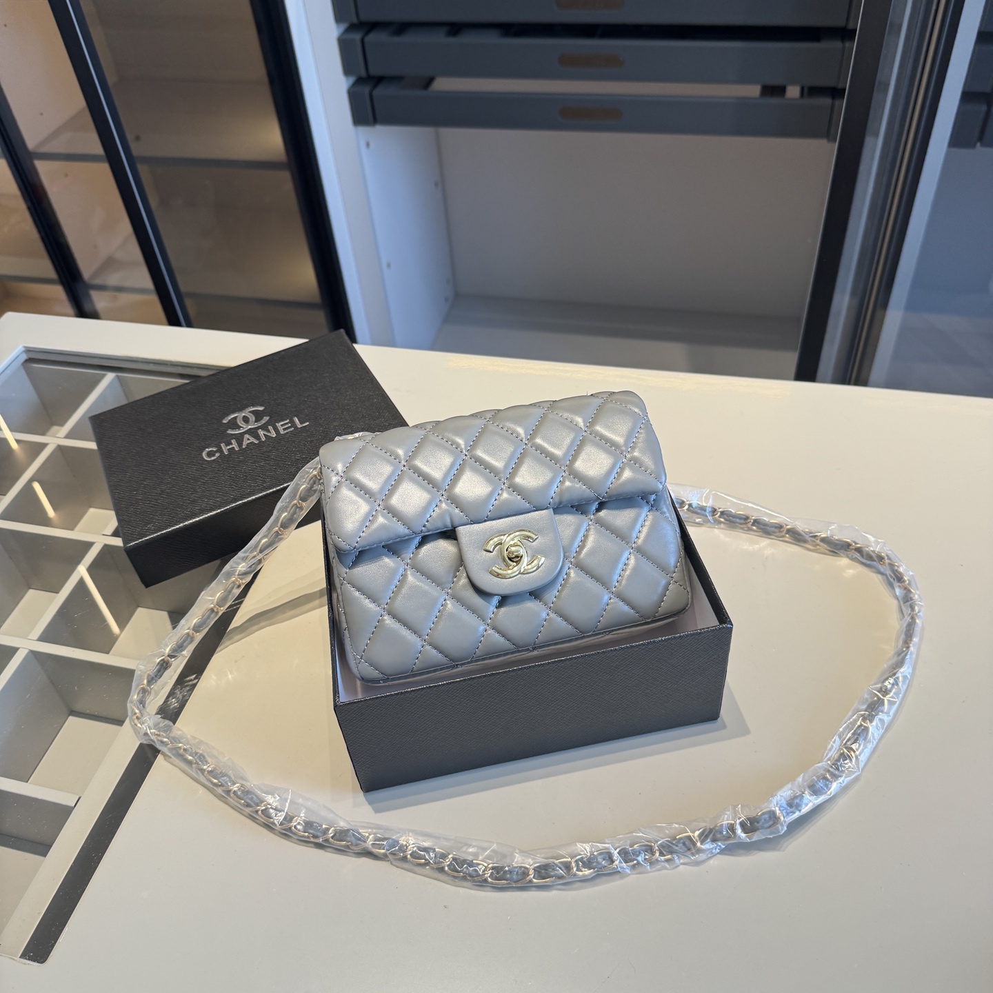 CHANEL CF chain bag