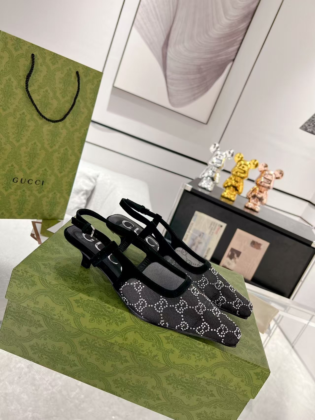 Gucci slippers sandals Stitched diamond mesh sandals