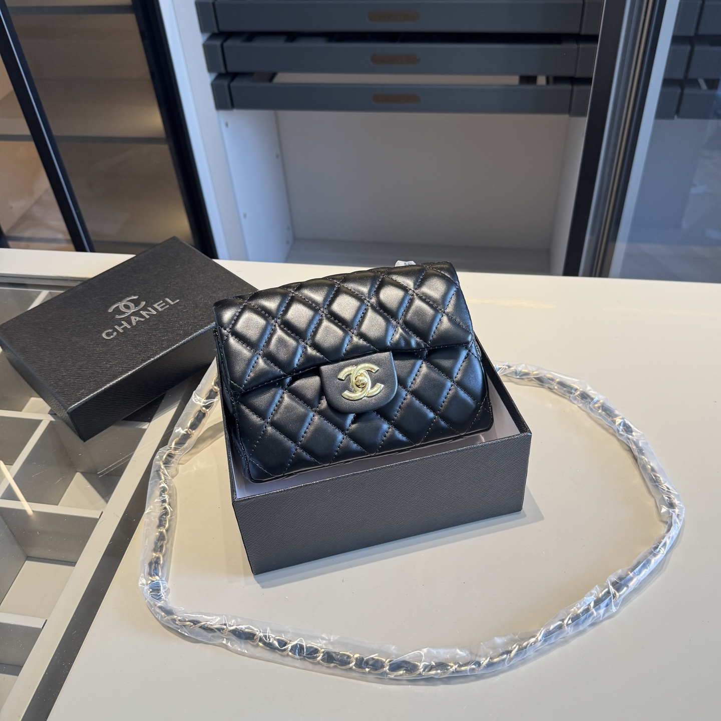 CHANEL CF chain bag