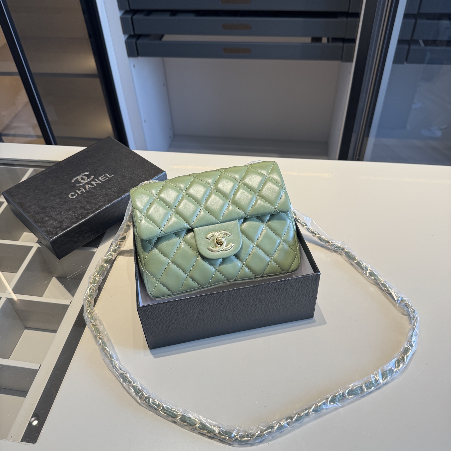 CHANEL CF chain bag