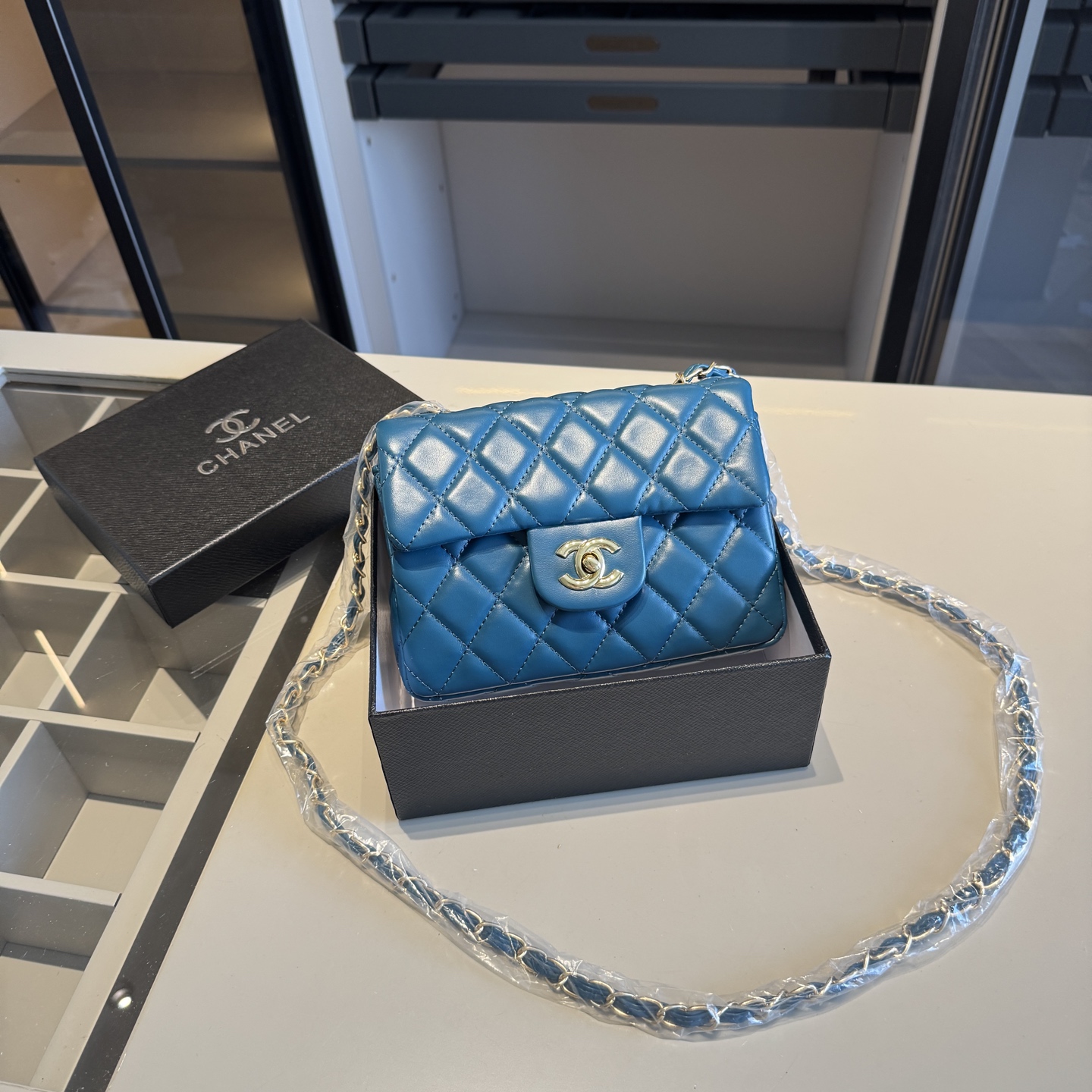 CHANEL CF chain bag