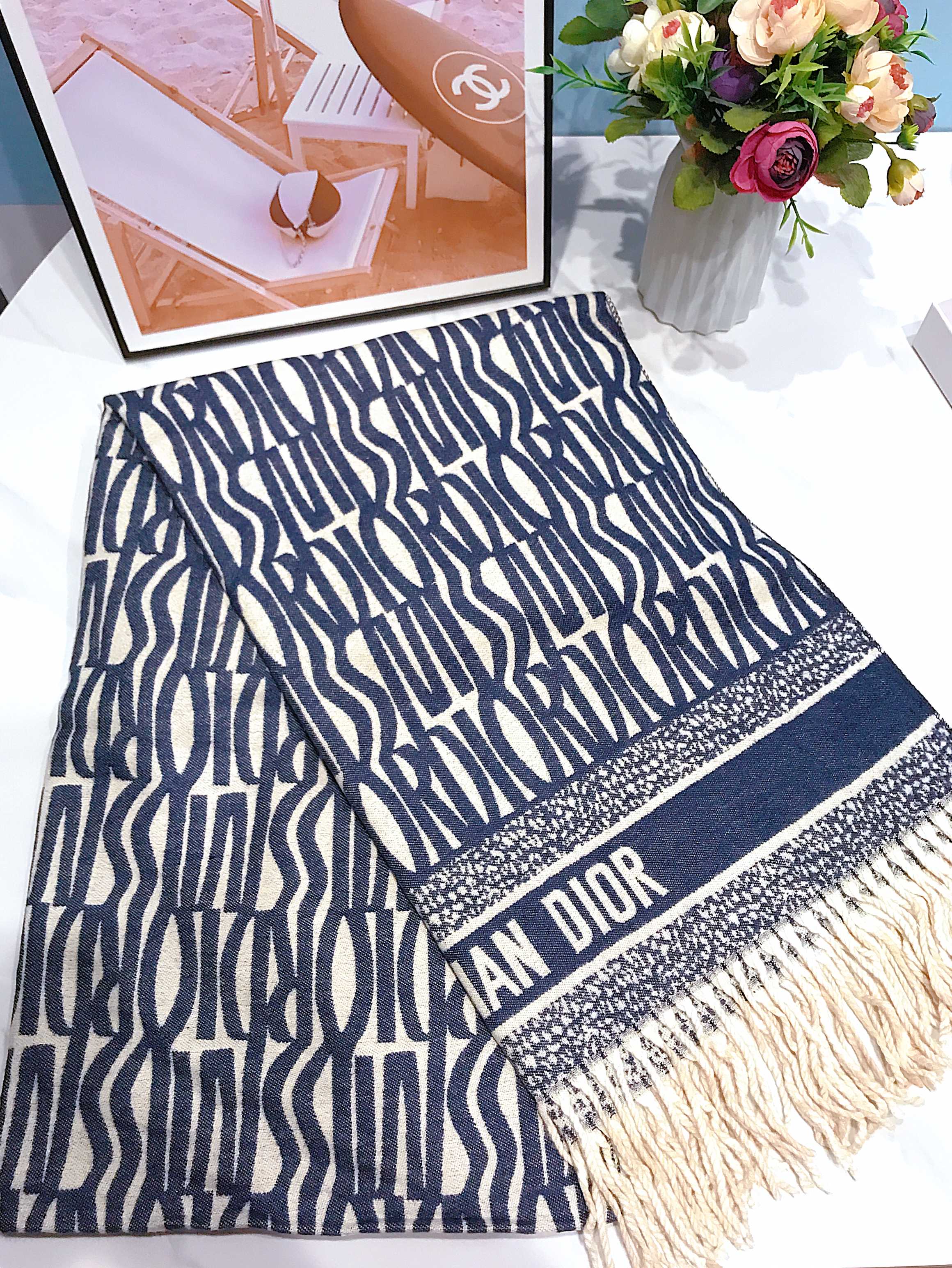 Dior scarf fashionable soft texture