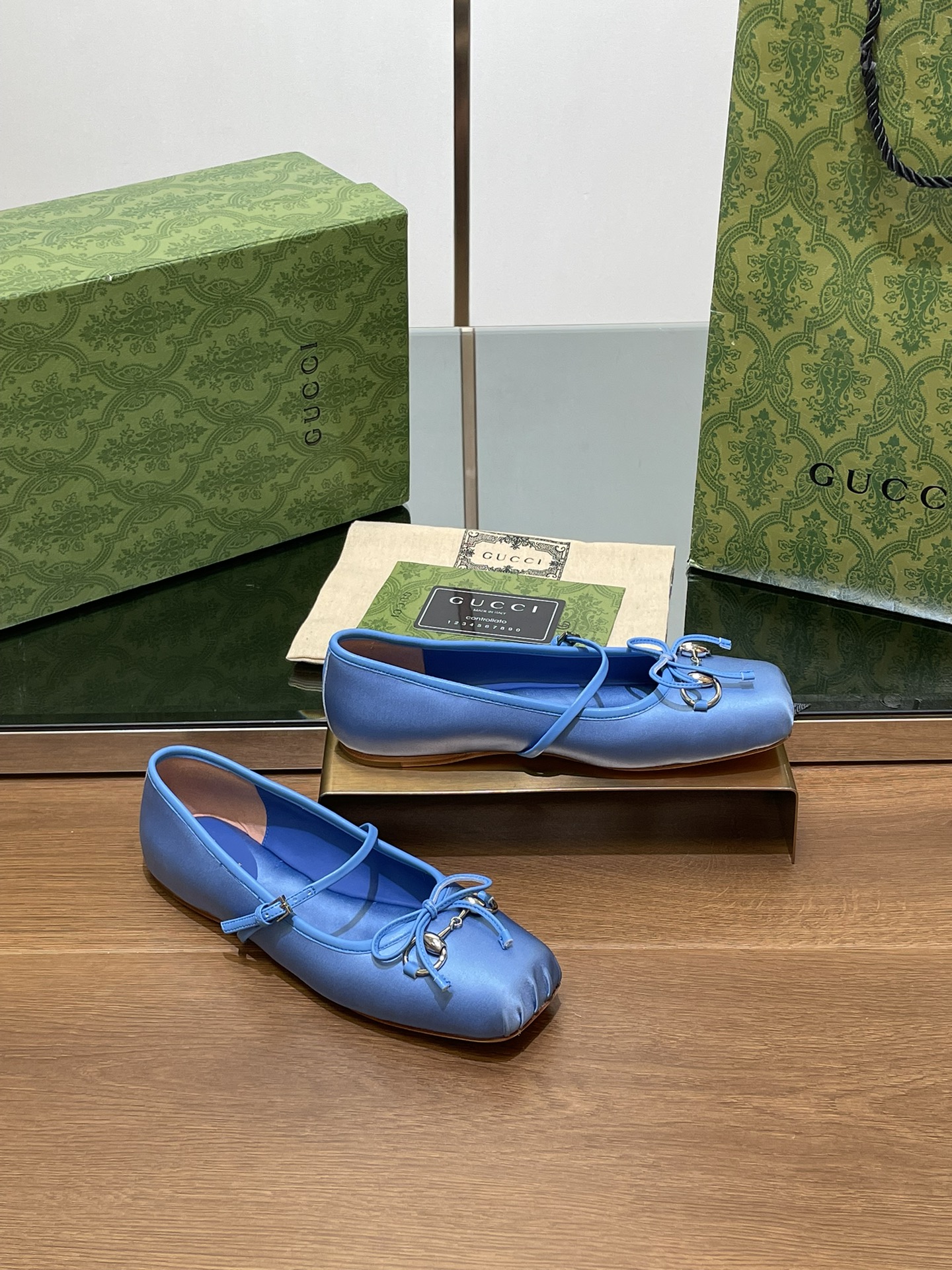 Gucci High-end flat ballet shoes with horsehair buckles and pointed toes shoes