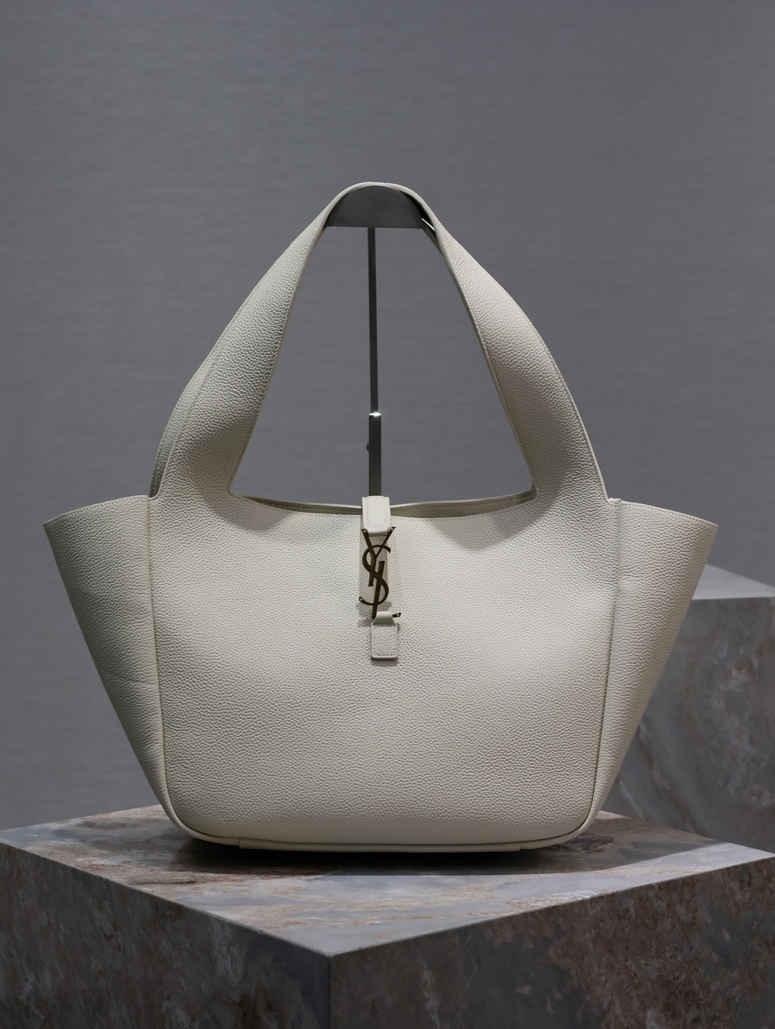 Top version YSL Bea hobo handbag
