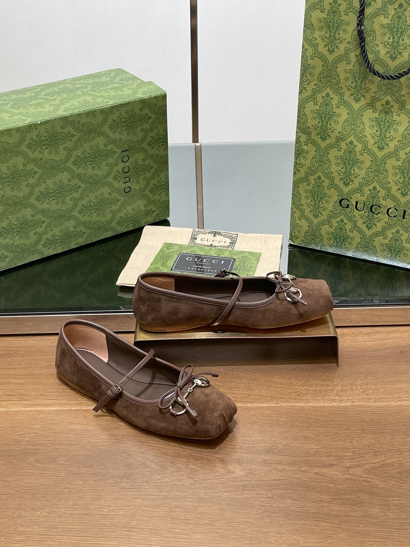 Gucci High-end flat ballet shoes with horsehair buckles and pointed toes shoes