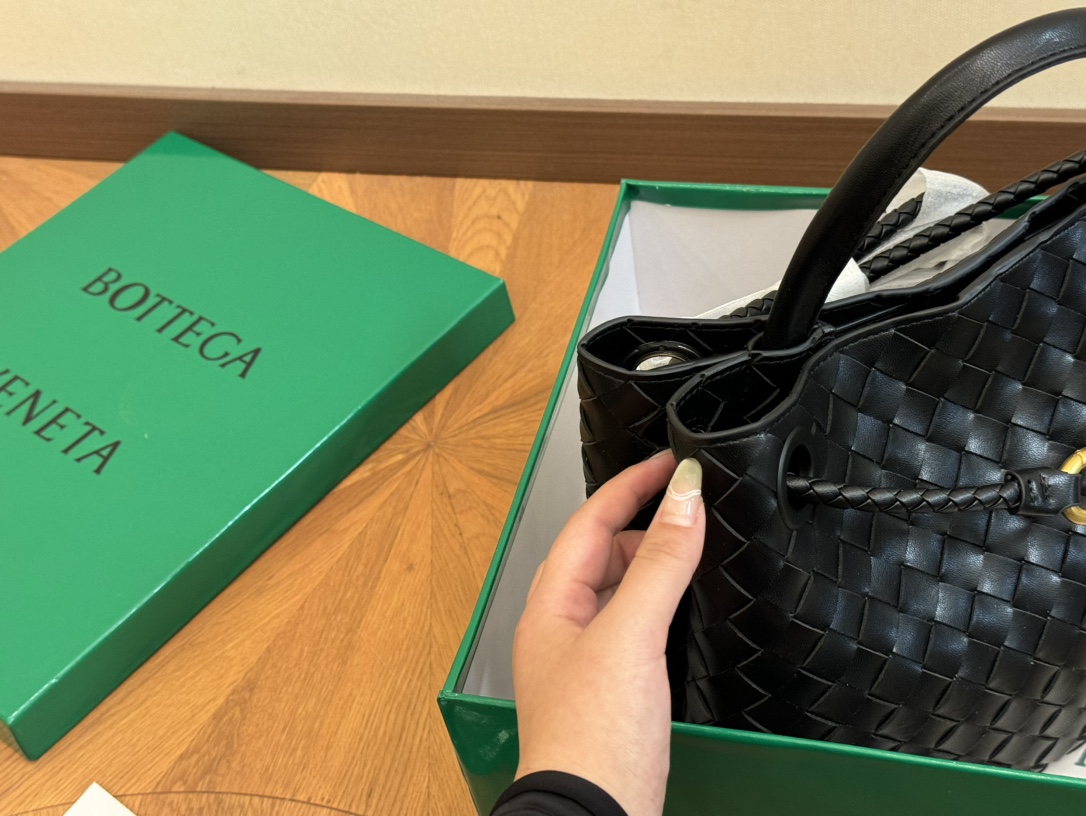 BV Knitted Shopping Bag