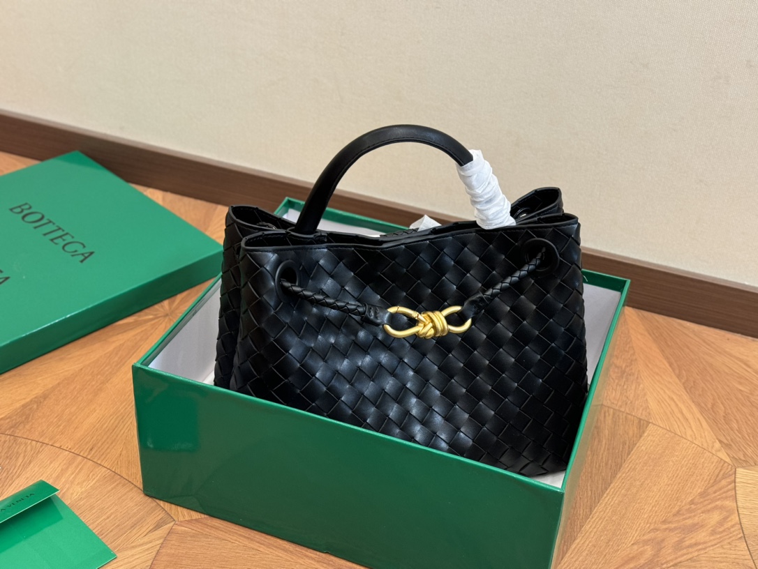 BV Knitted Shopping Bag