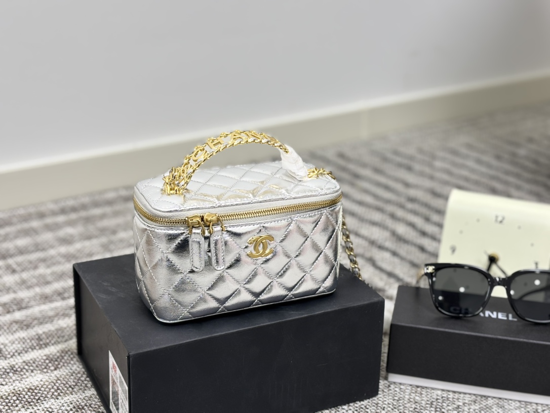 Chanel shoulder crossbody makeup bag Free glasses provided