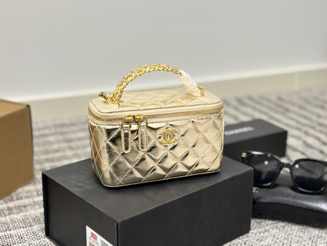 Chanel shoulder crossbody makeup bag Free glasses provided