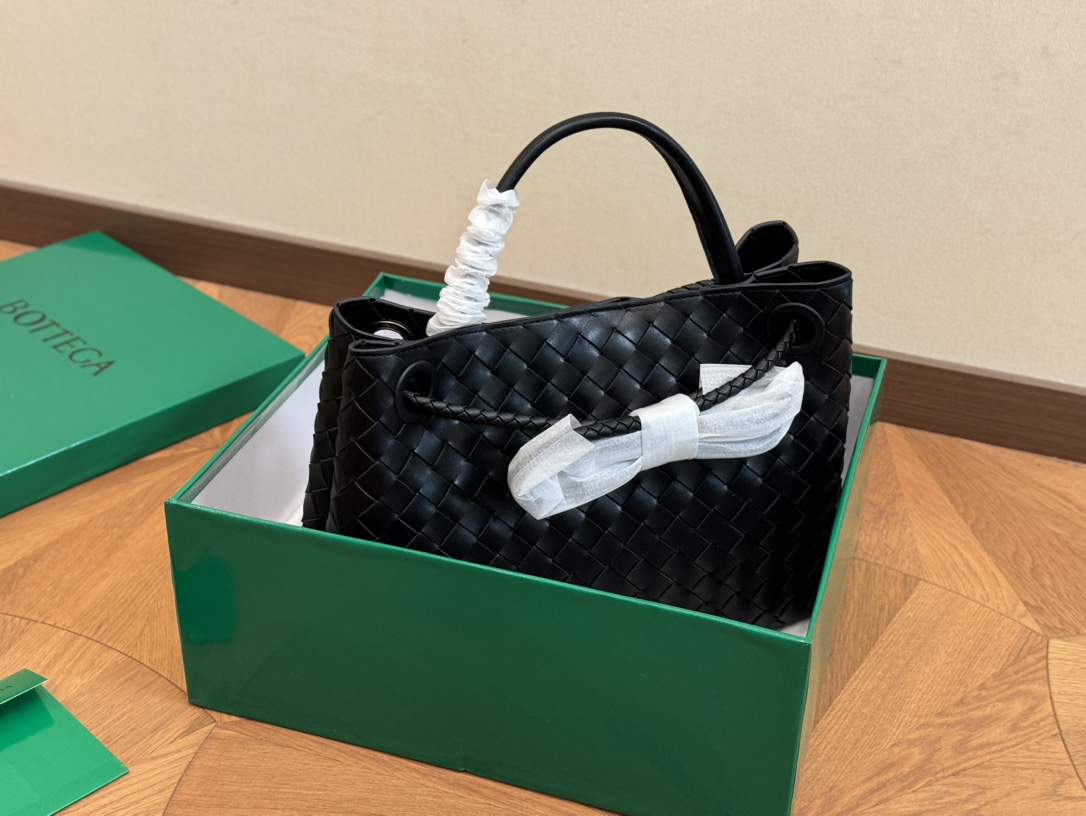 BV Knitted Shopping Bag