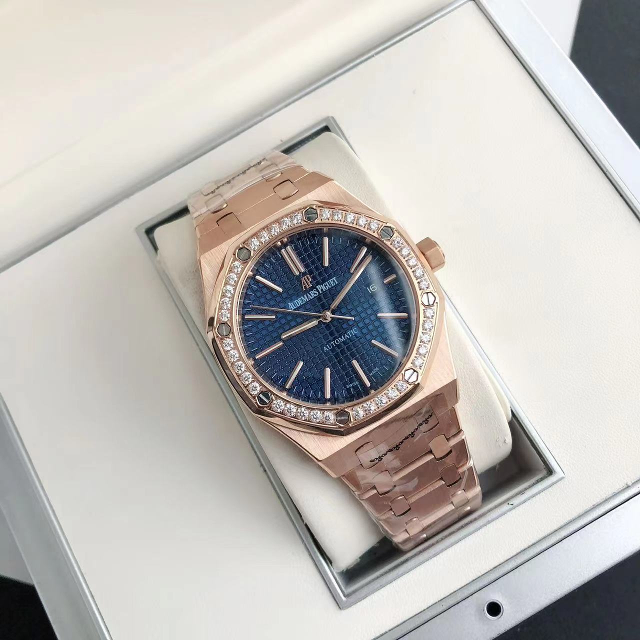 Audemars Piguet 15400 series wristwatch