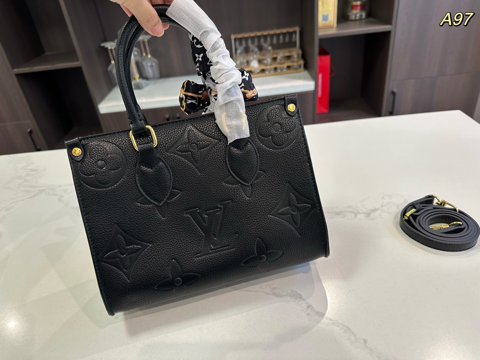 LV ONTHEGO Beaver Fur Tote Bag