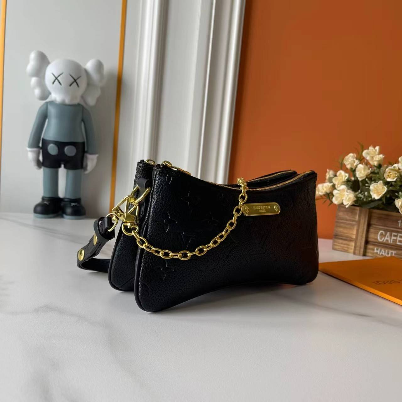 LV Pochette Monogram  bag