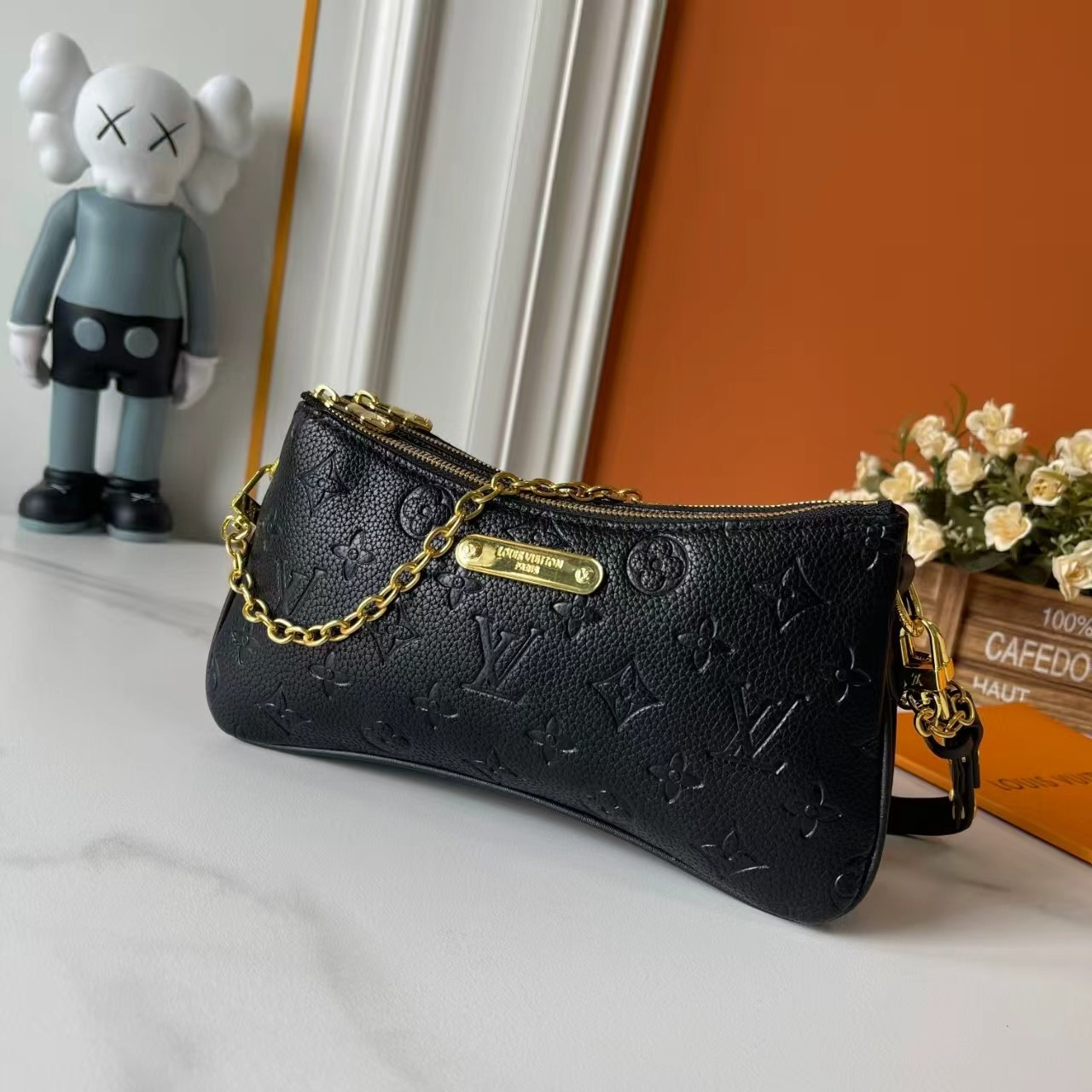 LV Pochette Monogram  bag