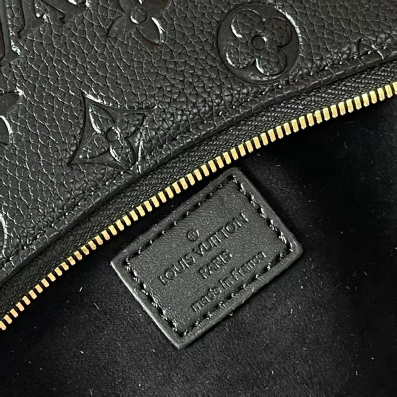 LV Pochette Monogram  bag