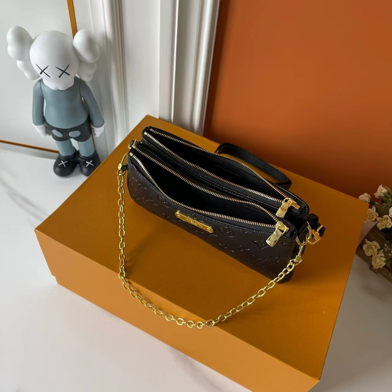 LV Pochette Monogram  bag