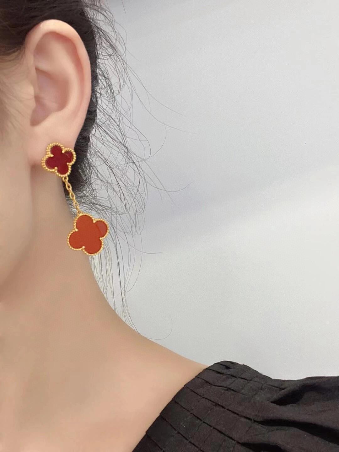 Van Cleef & Arpels Earrings Four Leaf Clover ear stud