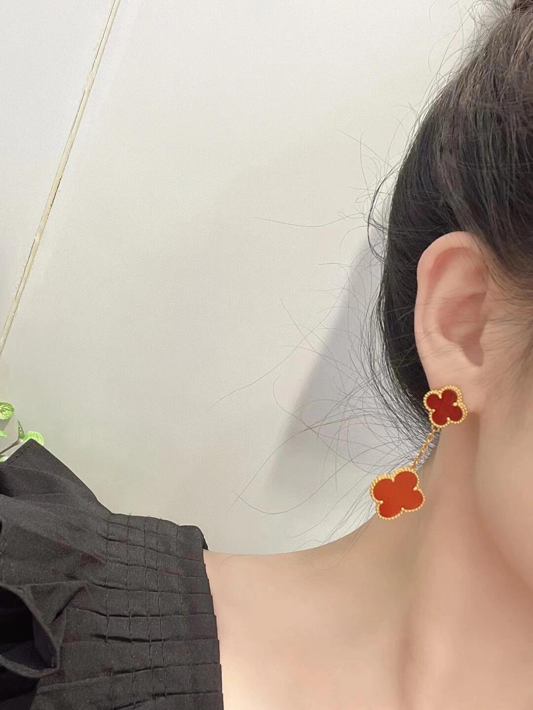 Van Cleef & Arpels Earrings Four Leaf Clover ear stud