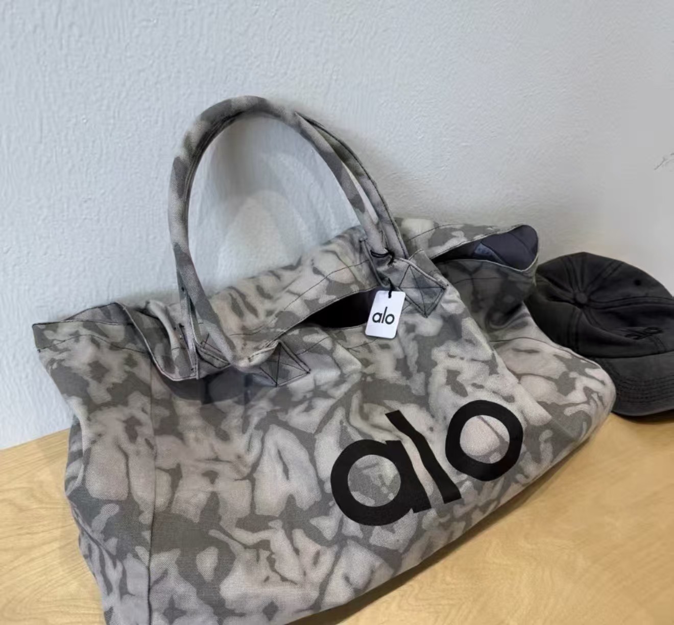 Alo shoulder handbag